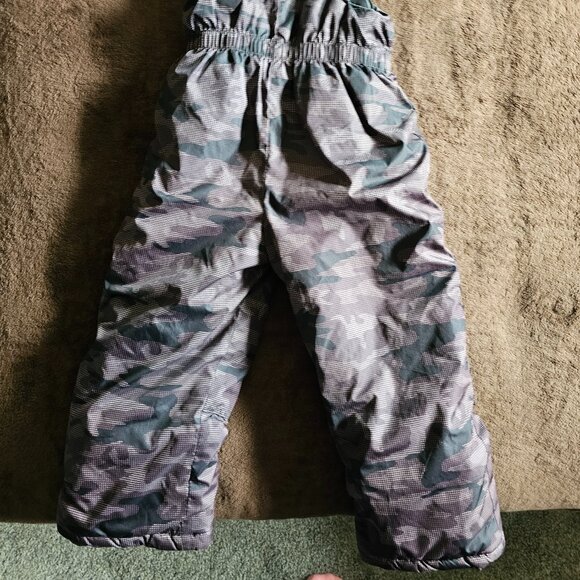iXtreme Boys Snowsuit Size 4 – Black/Red Jacket & Gray Camo Bib Set - Picture 7 of 9